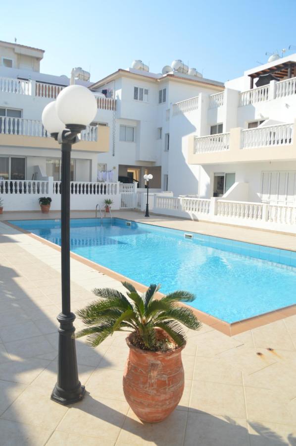 Kapparis Penthouse Paralimni Exterior foto