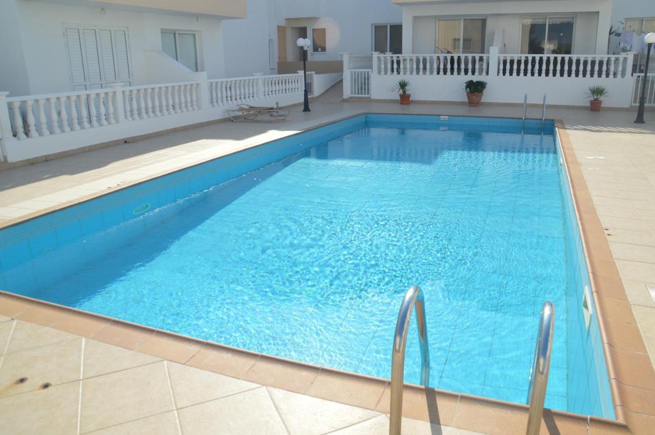 Kapparis Penthouse Paralimni Exterior foto